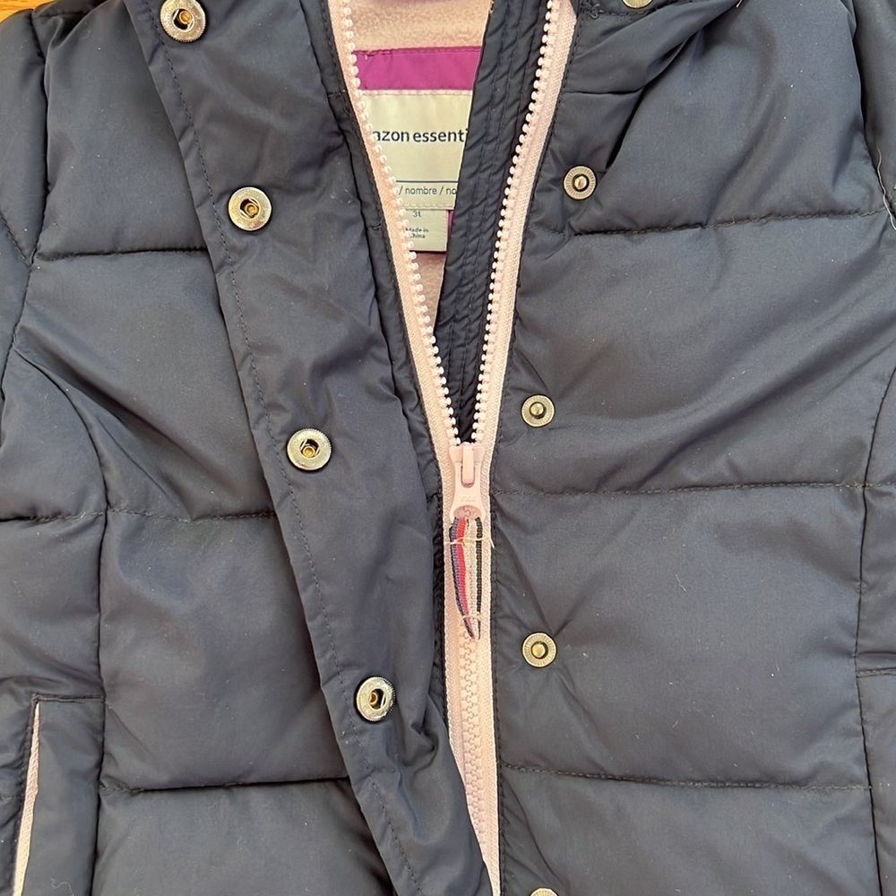 Amazon Essentials Winter Jacket (2T) - Picture 4 of 6